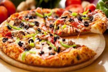 ஆசையாக பீட்சா ஆர்டர் செய்த பெண்ணிற்கு கிடைத்த பேரதிர்ச்சி: உள்ளே கிடந்தது என்ன தெரியுமா?