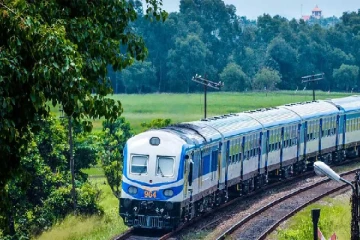 தொடருந்துகளின் வேகத்தை அதிகரிக்க இந்தியாவிடம் கடன்