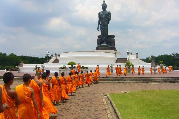 வட தாயகத்திற்கு சவேந்திர சில்வாவுடன் படையெடுக்கும் நூற்றுக்கணக்கான பௌத்த பிக்குகள்! - ஐபிசி தமிழ்