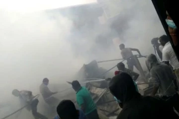 உடபுஸ்ஸலாவ நகரத்தில் 5 கடைகளில் தீப்பரவல் (Video)