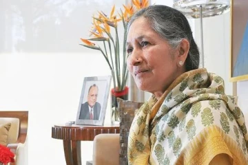 உலக பணக்கார பட்டியலில் இடம்பிடித்த இந்தியப் பெண்! யார் அவர் தெரியுமா?