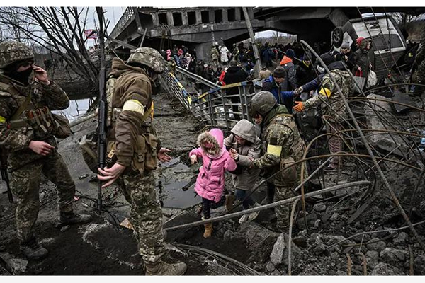 ‘போரை நிறுத்தினால் உங்களுடன் ஓர் இரவு இருக்கிறேன்’ - புதினுக்கு கோரிக்கை வைத்த ஆபாசப்பட நடிகை | Italian Porn Stars Peace Exchange With Putin
