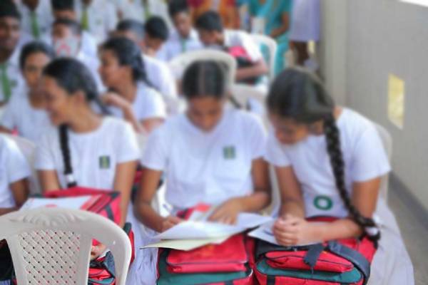 போதைப் பொருளுக்கு அடிமையாகியுள்ள பாடசாலை மாணவிகள்! | Schoolgirls Addicted To Drugs