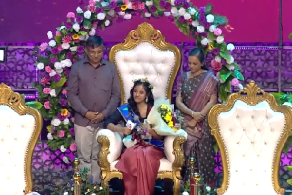 சரிகமப - வில் இறுதிச்சுற்றிற்கு தெரிவான முதல் போட்டியாளர்... இவர்களில் யார்? | Saregamapa Seniors S5 First Finalist Selection Oct