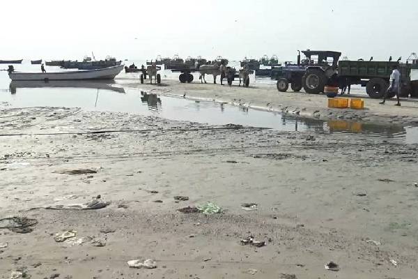 திடீரென கடல் உள்வாங்கியதால் பரபரப்பு! | Excitement As The Sea Suddenly Receded