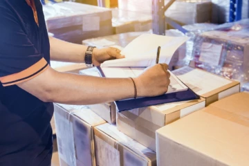 கனடாவில் இருந்து இலங்கை வந்த பார்சலில் அதிகாரிகளுக்கு காத்திருந்த அதிர்ச்சி!