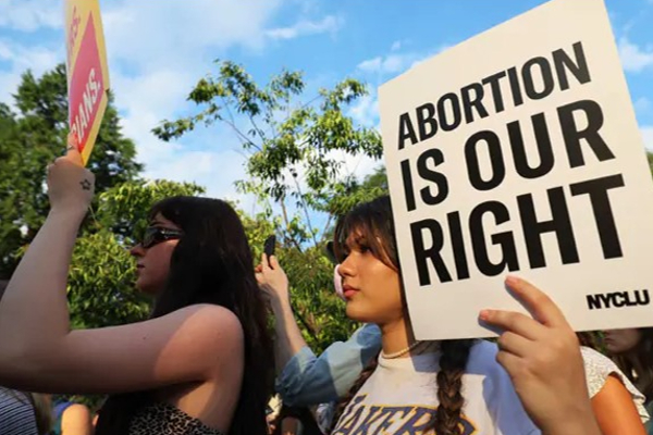 கருக்கலைப்பு மாத்திரைக்கு தடையில்லை - உச்சநீதிமன்றம் அனுமதி! | Supreme Court Temporary Access Abortion Pills Us கருக்கலைப்பு மாத்திரைக்கு தடையில்லை - உச்சநீதிமன்றம் அனுமதி! | Supreme Court Temporary Access Abortion Pills Us