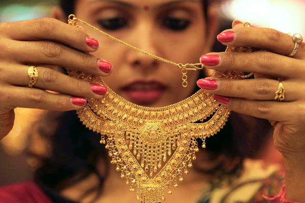 2021 இல் வீழ்ச்சி கண்ட தங்கம் விலை 2022 இல்......ஆச்சர்யப்படுத்தும்; நிபுணர்கள் கணிப்பு | Gold Prices Which Fell In 2021 Will Surprise 2022 2021 இல் வீழ்ச்சி கண்ட தங்கம் விலை 2022 இல்......ஆச்சர்யப்படுத்தும்; நிபுணர்கள் கணிப்பு | Gold Prices Which Fell In 2021 Will Surprise 2022