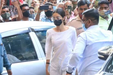 போதைப்பொருள் விவகாரம்  -  ஷாருக்கானை தொடர்ந்து பாலிவுட்  நடிகை அனன்யா பாண்டே வீட்டில் சோதனை