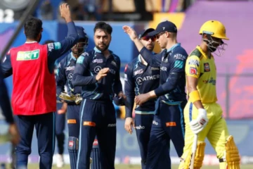 கடைசி ஓவர்களில் மிக மோசமாக செயல்பட்ட சிஎஸ்கே அணி வீரர்கள் : குஜராத் அணிக்கு எளிய இலக்கு