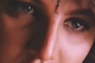 நடிகைக்கு டூப் போட வந்து ஹீரோயினான பெண்.. 90ஸ் கிட்ஸ்களை கிறங்கடித்த கவர்ச்சி கன்னி..