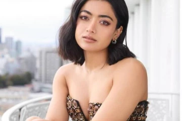 பாத் டவல் போல் இருக்கும் கிளாமர் ஆடை!! நடிகை ராஷ்மிகா மந்தனாவின் புகைப்படங்கள்..