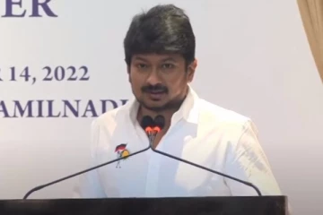 உதயநிதி ஸ்டாலின் எனும் நான்!...பதவியேற்றார் உதயநிதி ஸ்டாலின்