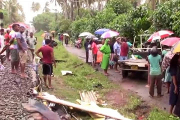 ரயிலுடன் லொறி ஒன்று மோதி விபத்து