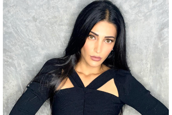 ஸ்ருதி ஹாசனுக்கு மீண்டும் கிடைத்த மார்க்கெட்.. இதை அவரே எதிர்பார்க்கலையா? | Shruti Haasan Two Film Releases For Pongal