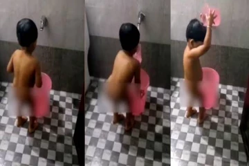 மல்லிப்பூ பாடலுடன் குளியலறையில் குத்தாட்டம் போட்ட குழந்தை! வைரல் வீடியோ