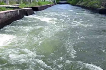 நீரில் அடித்து செல்லப்பட்ட குழந்தைக்கு நேர்ந்த துயரம்