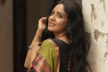 பிக் பாஸ் புகழ் பாவனி ரெட்டி ஹோம்லி லுக்கில் அழகிய போட்டோஷூட்