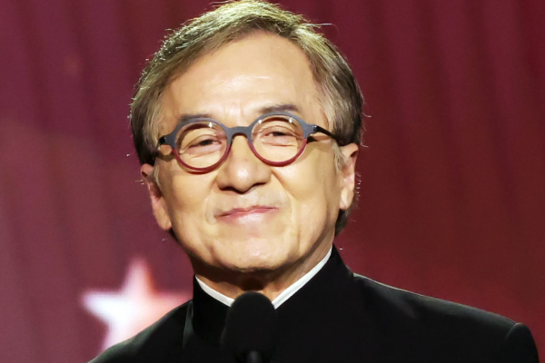 ஜாக்கி ஜான் இத்தனை மோசமானவரா, ஒரு பக்கம் பாராட்டு, மறுபக்கம் விழும் திட்டு | Jackie Chan Not Accepted His Daughter Marriage