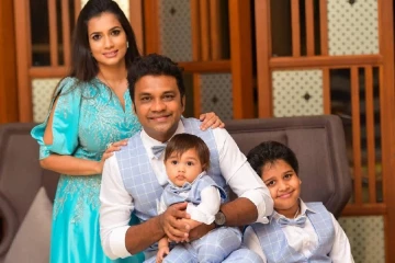 කට පොඩ්ඩක් කච කච ගෑවට🤪 ආදරණීය හිතක් තියෙන ,අපි 3 දෙනාටම ඉන්න ලොකුම හයිය පූර්ණිකාගෙන් ආදරණීය සටහනක්