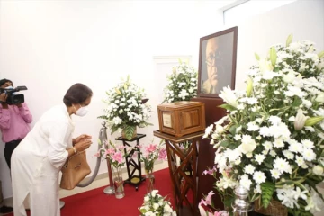 மங்கள சமரவீரவின் அஸ்தி புதைக்கப்பட்டது!- சந்திரிக்காவின் உருக்கமான பதிவு