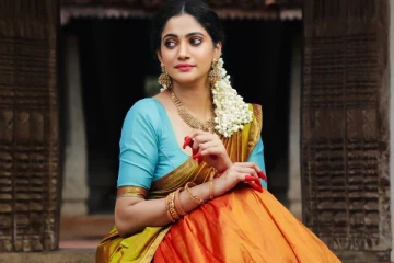 லொஸ்லியாவா இது? முன்னனி ஹீரோயினை மிஞ்சிவிட்டார்! இணையத்தை கலக்கும் புதிய புகைப்படங்கள்