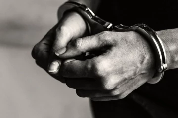 පාසල් සිසුන්ට මත්ද්‍රව්‍ය බෙදු කාන්තාවන් දෙදෙනෙකුට වැඩ වැරදුන හැටි..