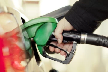 பெட்ரோல் 20 ரூபாயினாலும் டீசல் விலையை 30 ரூபாயினாலும் அதிகரிக்க திட்டம்?