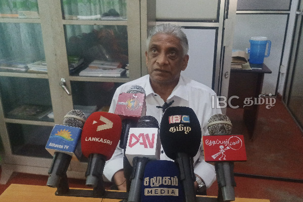 காணாமல் ஆக்கப்பட்டோரை நீதிமன்றில் ஒப்படைக்கும் உத்தரவு - மீண்டும் திகதியிடப்பட்ட வழக்கு! | Surrendered Ezhilan To Army Disappeared Court