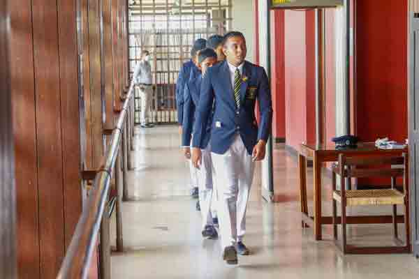 வரலாற்றில் முதல் முறையாக பதிவான நிகழ்வு!(Photos) | School Students During The Budget Speech