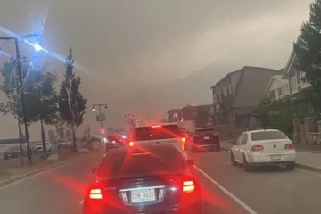 கனடாவில் காட்டுத் தீயால் 25,000க்கும் மேற்பட்டோர் வெளியேற்றம்