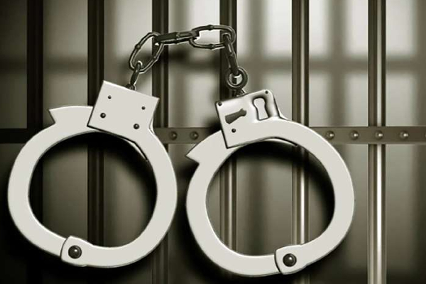 யாழ். நகரில் பட்டப்பகலில் கடத்தப்பட்டார் பழக்கடை வியாபாரி | Police Arrested 4 Youth For Kidnap Attack
