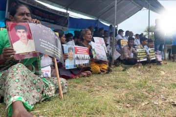 வைத்தியசாலையில் இருந்த மகன் காணாமல் ஆக்கப்பட்டுள்ளார்; 16 ஆண்டுகளாக கண்ணீர் விடும் கிளிநொச்சி தாய்