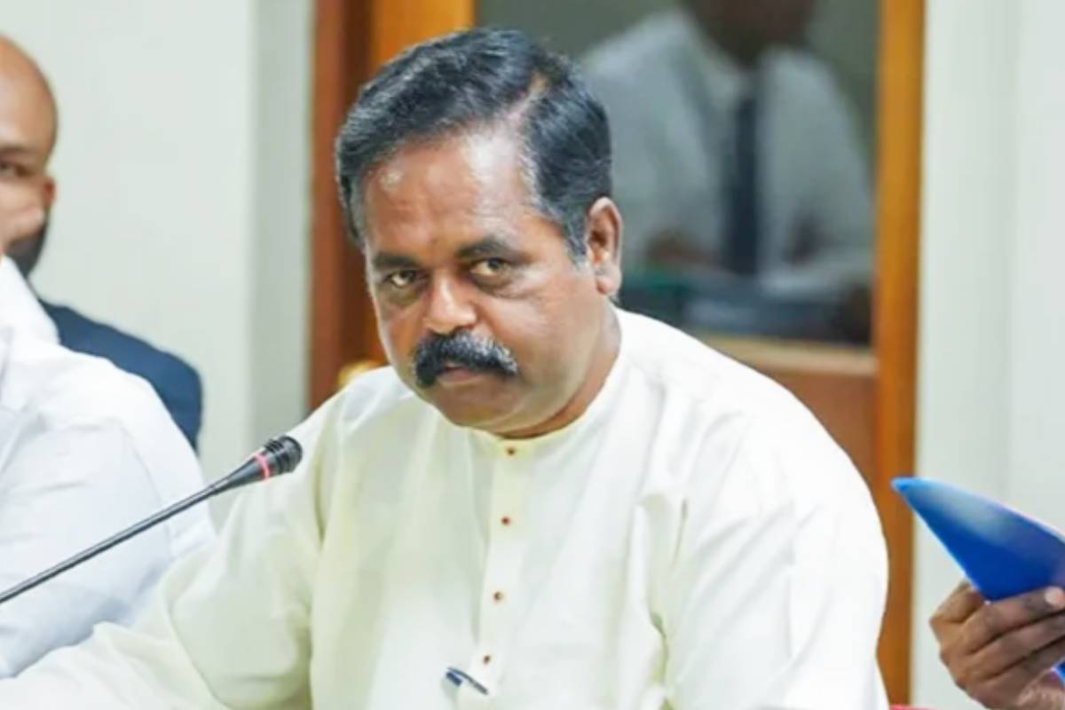 மக்கள் காணிகளை அபகரிக்கும் முயற்சி - போராட்டத்தால் தற்காலிகமாக நிறுத்தம் | Land Survey Temporarily Suspended Public Protest