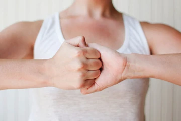 மன அழுத்தத்தைக் குறைக்க  வேண்டுமா? அப்போ கட்டாயம் இந்த பயிற்சியை செய்து பாருங்க!