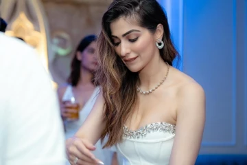 பிறந்தநாளை பிரம்மாண்டமாக கொண்டாடிய நடிகை ராய் லட்சுமி