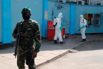 உடன் அமுலுக்கு வரும் வகையில் ஐந்து மாவட்டங்களின் சில பகுதிகள் முடக்கம்