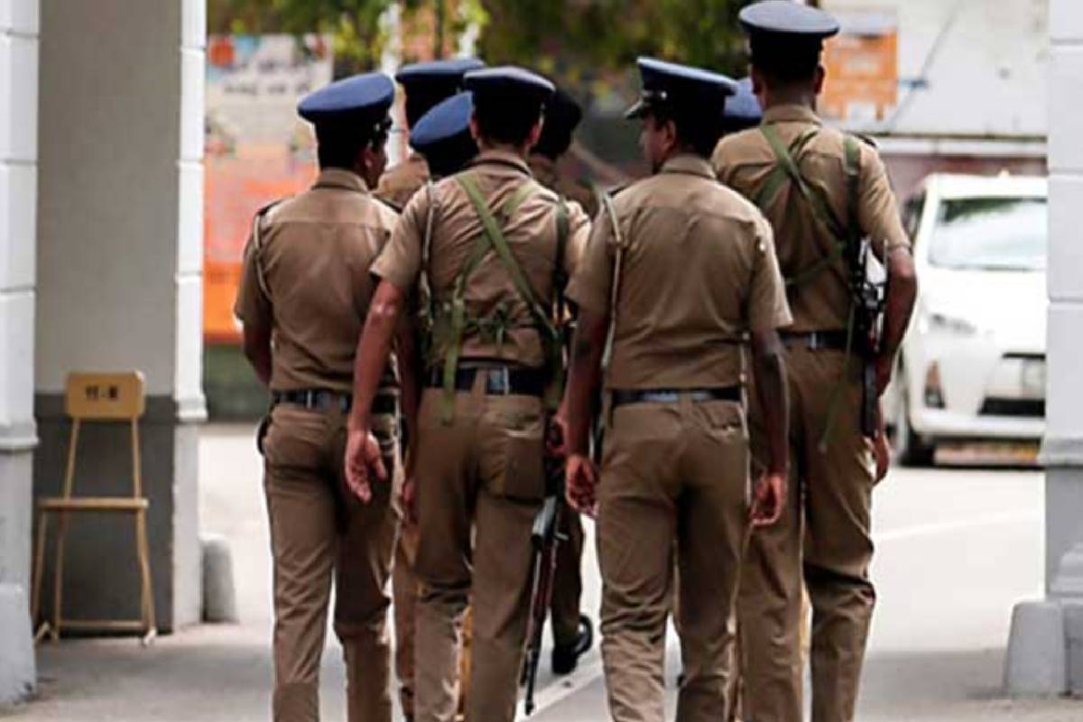 வடமராட்சி தெற்கு பிரதேச சபையில் பதற்ற நிலை - தவிசாளரால் வரவழைக்கப்பட்ட பொலிஸார் | Tension In Vadamarachchi South Pradeshiya Sabha