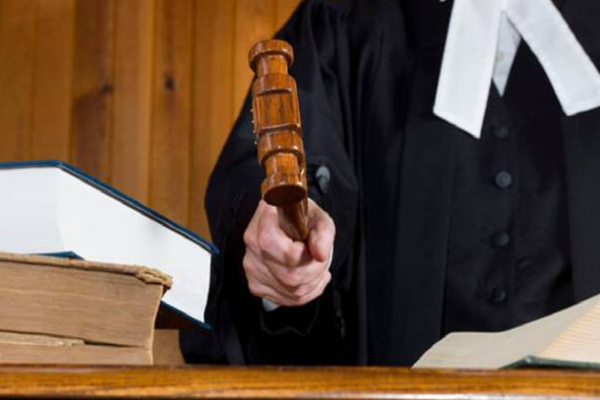 இரண்டு பிள்ளைகளின் தாயான பெண் சட்டத்தரணிக்கு இலங்கை நீதிமன்றம் வழங்கிய அதிரடி தண்டனை | Court Imposes Tough Sentence On Woman Lawyer