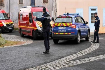 பிரான்சில்  துண்டிக்கப்பட்ட தலையுடன் பொலிஸ் நிலையம் சென்றவரால் பரபரப்பு