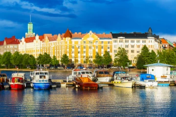 வேலை-வாழ்க்கை சமநிலை பெறும் டாப் 10 நாடுகள்., முதலிடத்தில் உலகின் மகிழ்ச்சியான தேசம்