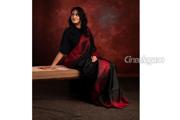 இளம் வயதில் செம மாடனாக இருக்கும் இந்த நடிகை யார் தெரியுமா?- அட இவரா? | Tamil Cinema Top Actress Unseen Photo