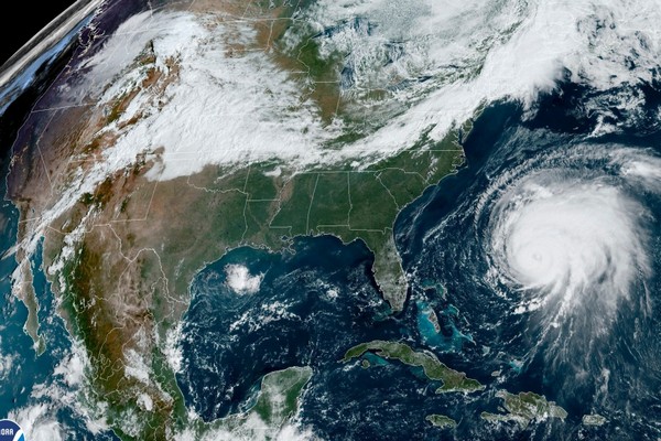 கனடாவின் சில பகுதிகளை தாக்கும் புயல் காற்று; எச்சரிக்கை | Hurricane Fiona Forecast To Bring Severe Winds
