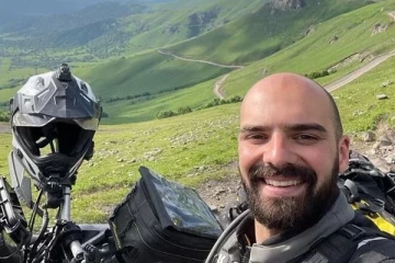 பைக்கில் உலகம் முழுவதும் பயணிக்கும் ஆசை; மரணப் பயணமாக முடிந்த சோகம்