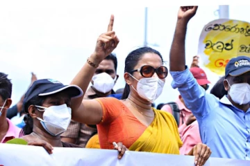 ගුරු - විදුහල්පතිවරු යළිත් කොළඹට එයි.. යළිත් පාසල් වහන්න වෙයි?