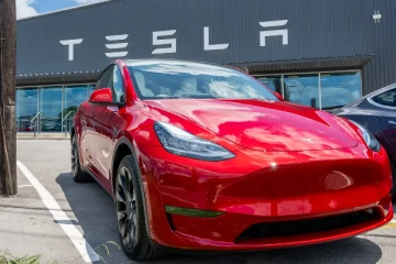 சிறிய தொழில்நுட்ப கோளாறு., திரும்ப பெறப்படும் 16.80 லட்சம் Tesla கார்கள்.!