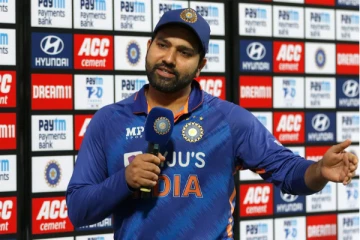 தொடர்ந்து சொதப்பும் இந்திய வீரர்கள்... பயிற்சியாளரை கடுமையாக எச்சரித்த கேப்டன் ரோகித் சர்மா