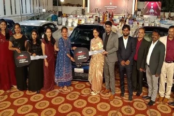 சொகுசு கார்களை பரிசளித்து ஆச்சரியப்படுத்திய தஞ்சாவூர் ஓனர்.., இன்ப அதிர்ச்சியில் ஐ.டி ஊழியர்கள்