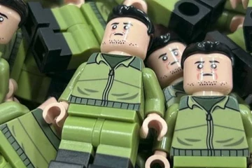 உக்ரைன் அதிபர் பொம்மையால் குவிந்த லட்சக்கணக்கான டொலர் நிதி