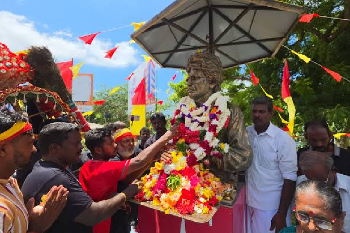 சிலையை உடனடியாக மீள நிறுவுங்கள் - யாழ்ப்பாணத்தில் வெடிக்க உள்ள போராட்டம் | Reinstall Statue Immediately Protest In Jaffna சிலையை உடனடியாக மீள நிறுவுங்கள் - யாழ்ப்பாணத்தில் வெடிக்க உள்ள போராட்டம் | Reinstall Statue Immediately Protest In Jaffna